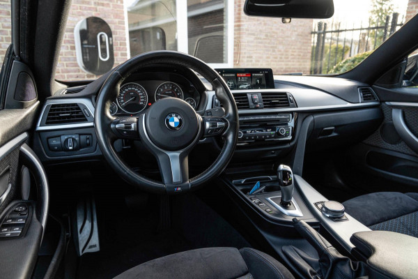 BMW 4 Serie Gran Coupé 418i Executive Edition 136 PK | M-Pakket | Carbon Zwart | Schuifdak | Camera | 18''