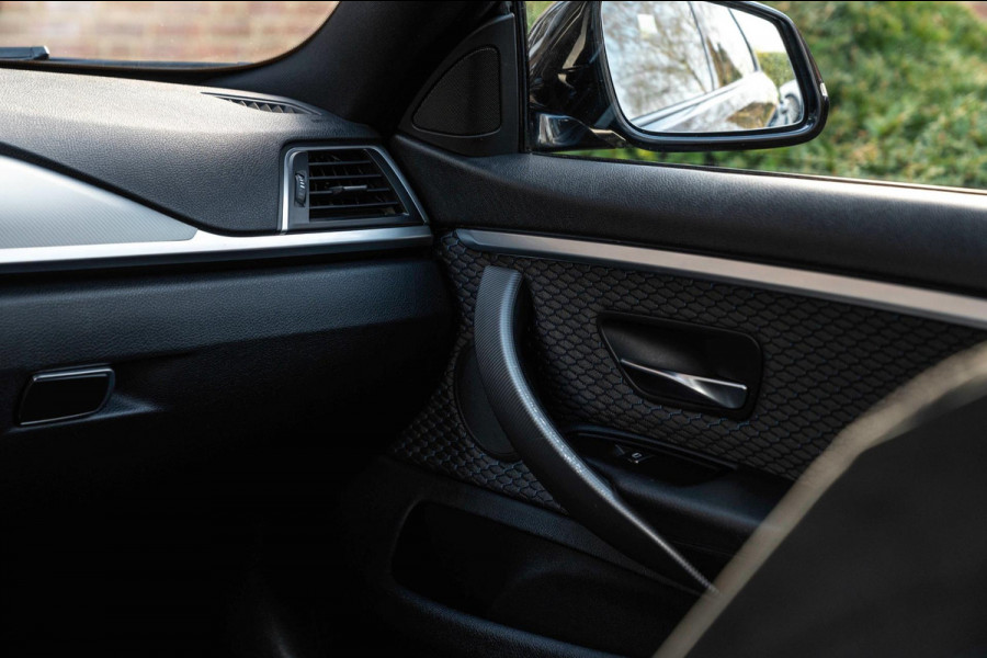 BMW 4 Serie Gran Coupé 418i Executive Edition 136 PK | M-Pakket | Carbon Zwart | Schuifdak | Camera | 18''