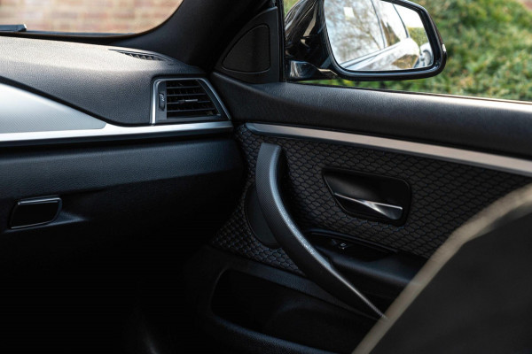 BMW 4 Serie Gran Coupé 418i Executive Edition 136 PK | M-Pakket | Carbon Zwart | Schuifdak | Camera | 18''