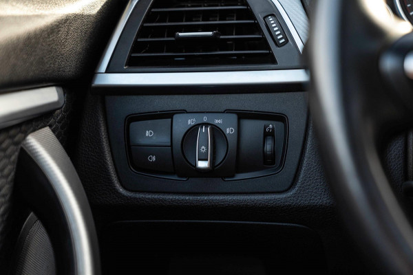 BMW 4 Serie Gran Coupé 418i Executive Edition 136 PK | M-Pakket | Carbon Zwart | Schuifdak | Camera | 18''