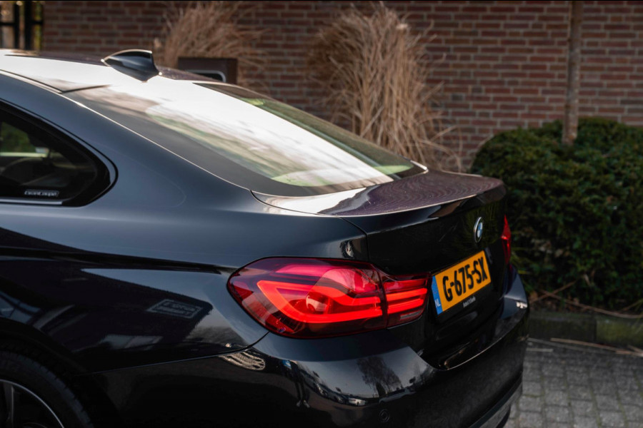BMW 4 Serie Gran Coupé 418i Executive Edition 136 PK | M-Pakket | Carbon Zwart | Schuifdak | Camera | 18''