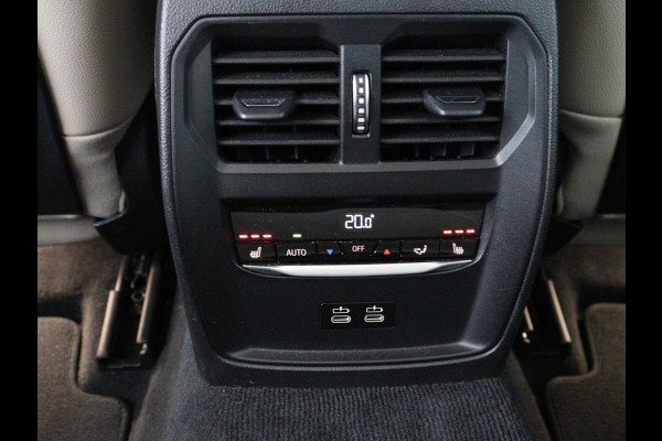 BMW 4 Serie Gran Coupé 420i Edition Plus | Trekhaak | Stoelverwarming | Memory | Carplay | Leder | Navigatie | Camera | Achterbankverwarming | Keyless | Full LED | Sportstoelen