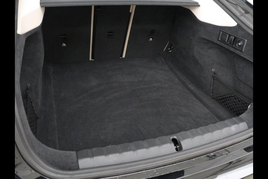 BMW 4 Serie Gran Coupé 420i Edition Plus | Trekhaak | Stoelverwarming | Memory | Carplay | Leder | Navigatie | Camera | Achterbankverwarming | Keyless | Full LED | Sportstoelen