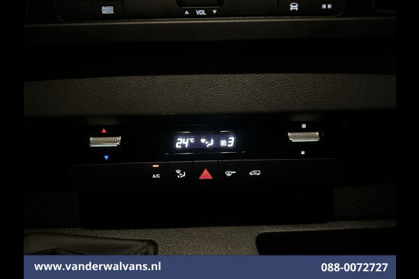 Mercedes-Benz Sprinter 317 CDI 170pk L3H2 Euro6 Airco | Camera | Apple Carplay | Cruisecontrol Android Auto, Stoelverwarming, Parkeersensoren, Bijrijdersbank, 3500kg Trekhaak, Chauffeursstoel