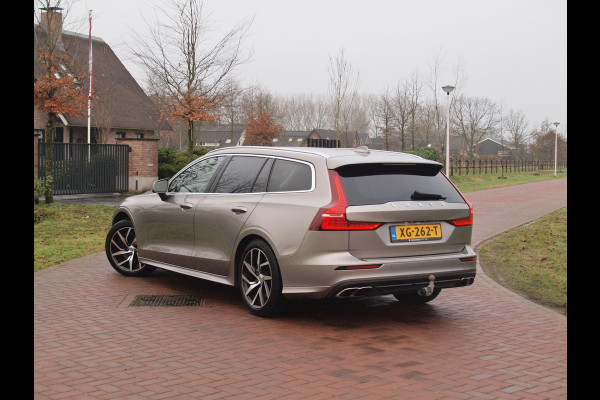 Volvo V60 2.0 T5 Momentum | Sportstoelen | Apple Carplay | Cruise Control | Leer | Trekhaak |