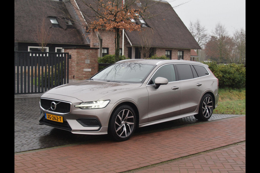 Volvo V60 2.0 T5 Momentum | Sportstoelen | Apple Carplay | Cruise Control | Leer | Trekhaak |