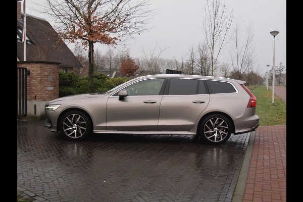 Volvo V60 2.0 T5 Momentum | Sportstoelen | Apple Carplay | Cruise Control | Leer | Trekhaak |