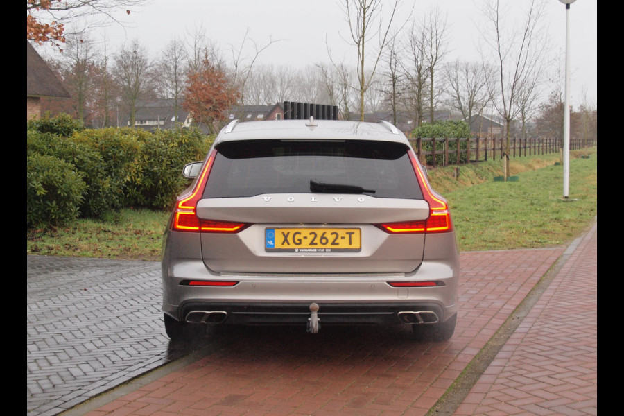 Volvo V60 2.0 T5 Momentum | Sportstoelen | Apple Carplay | Cruise Control | Leer | Trekhaak |