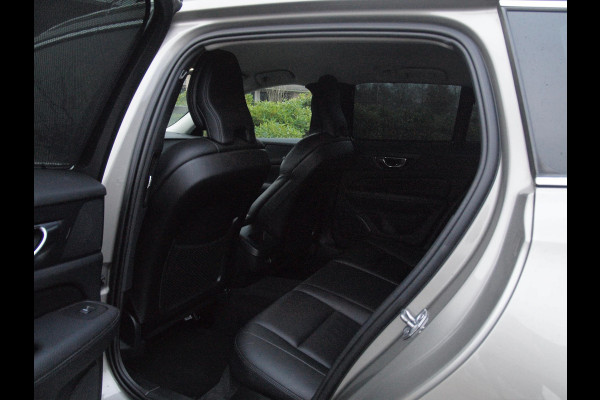 Volvo V60 2.0 T5 Momentum | Sportstoelen | Apple Carplay | Cruise Control | Leer | Trekhaak |