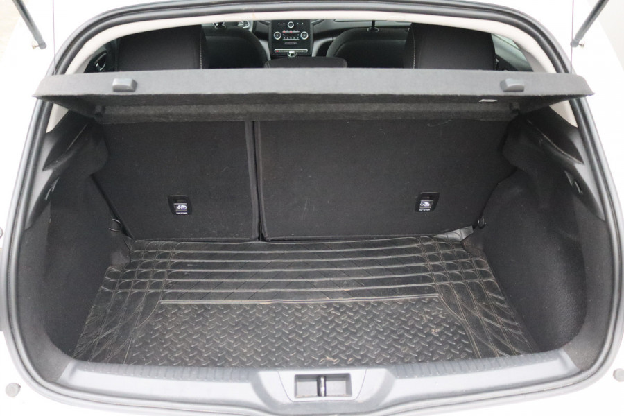 Renault Mégane 1.3 TCe 116PK Limited Trekhaak/Navigatie/Camera/Stoelverwaring/Cruise-control