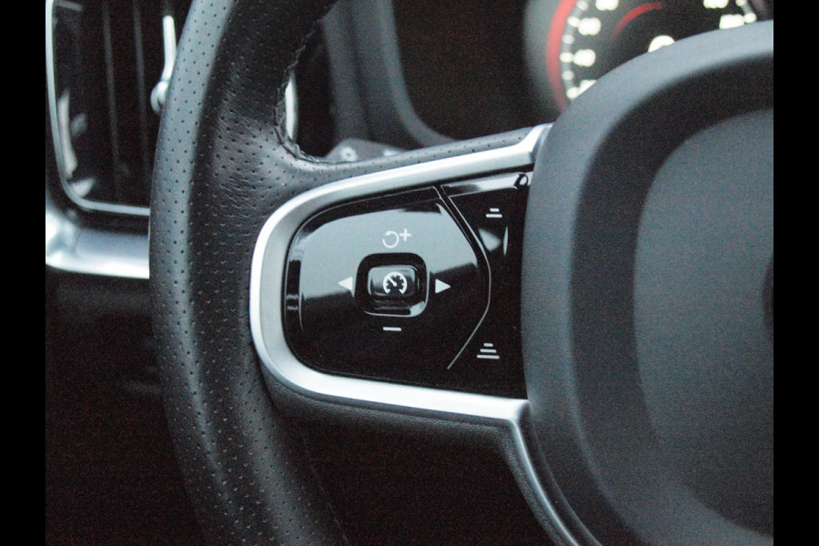 Volvo V60 2.0 T5 Momentum | Sportstoelen | Apple Carplay | Cruise Control | Leer | Trekhaak |