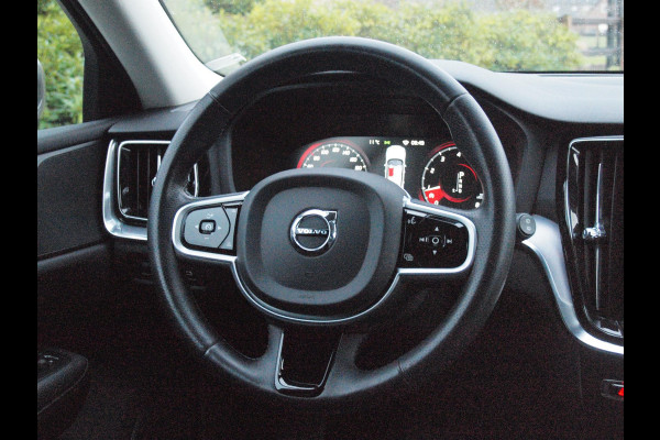 Volvo V60 2.0 T5 Momentum | Sportstoelen | Apple Carplay | Cruise Control | Leer | Trekhaak |