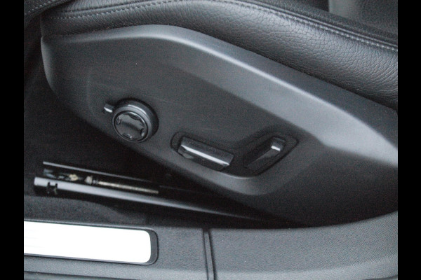 Volvo V60 2.0 T5 Momentum | Sportstoelen | Apple Carplay | Cruise Control | Leer | Trekhaak |