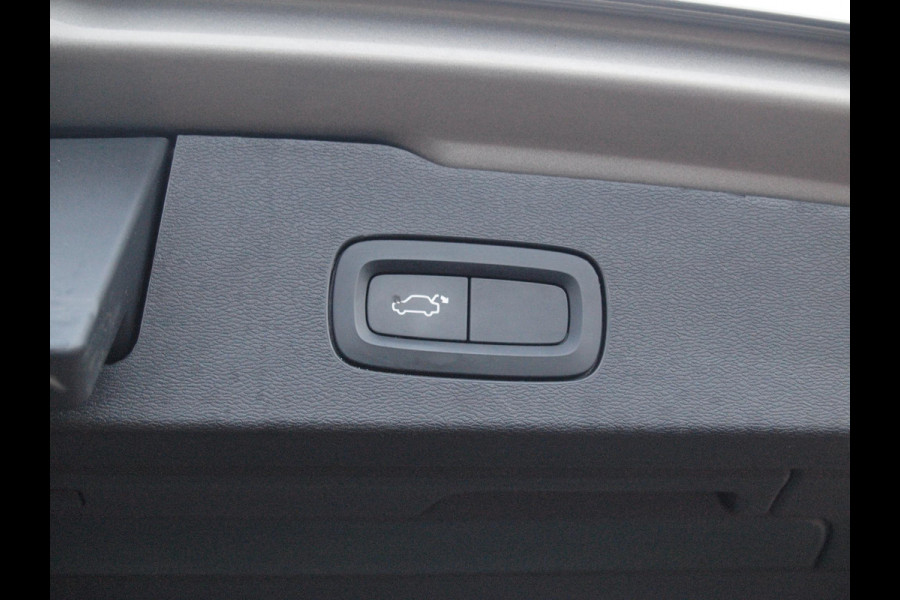 Volvo V60 2.0 T5 Momentum | Sportstoelen | Apple Carplay | Cruise Control | Leer | Trekhaak |