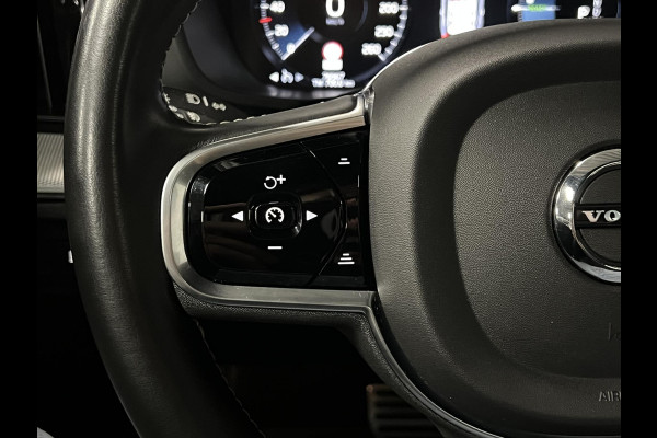 Volvo XC60 2.0 Recharge T8 AWD R-Design Trekhaak | Open dak | Massage | Cruise control | Stoel ventilatie | 360 camera | Stoel-/stuurverwarming | Head-up | Memory seats