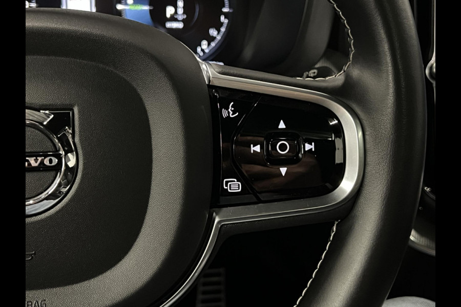 Volvo XC60 2.0 Recharge T8 AWD R-Design Trekhaak | Open dak | Massage | Cruise control | Stoel ventilatie | 360 camera | Stoel-/stuurverwarming | Head-up | Memory seats