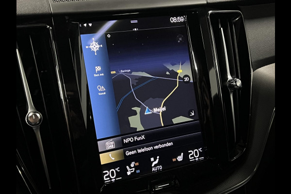 Volvo XC60 2.0 Recharge T8 AWD R-Design Trekhaak | Open dak | Massage | Cruise control | Stoel ventilatie | 360 camera | Stoel-/stuurverwarming | Head-up | Memory seats