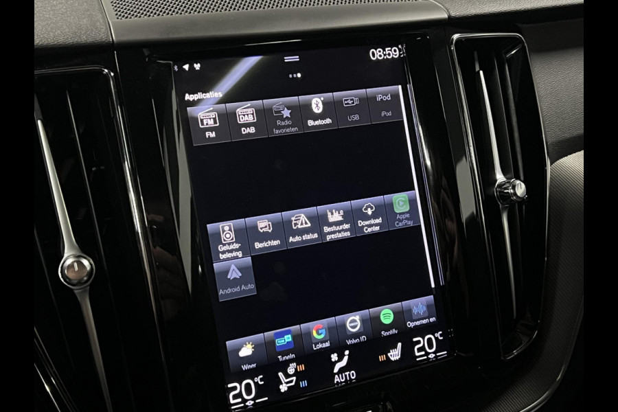 Volvo XC60 2.0 Recharge T8 AWD R-Design Trekhaak | Open dak | Massage | Cruise control | Stoel ventilatie | 360 camera | Stoel-/stuurverwarming | Head-up | Memory seats