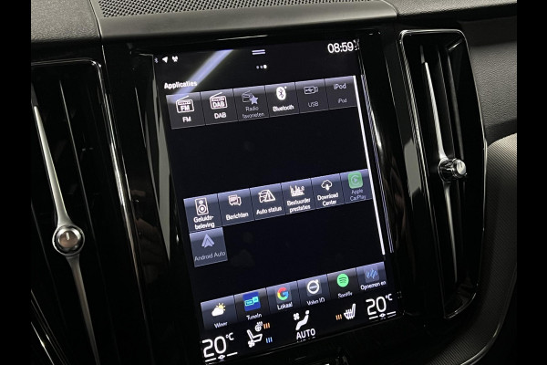 Volvo XC60 2.0 Recharge T8 AWD R-Design Trekhaak | Open dak | Massage | Cruise control | Stoel ventilatie | 360 camera | Stoel-/stuurverwarming | Head-up | Memory seats