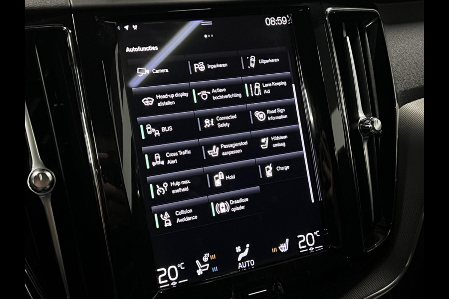 Volvo XC60 2.0 Recharge T8 AWD R-Design Trekhaak | Open dak | Massage | Cruise control | Stoel ventilatie | 360 camera | Stoel-/stuurverwarming | Head-up | Memory seats