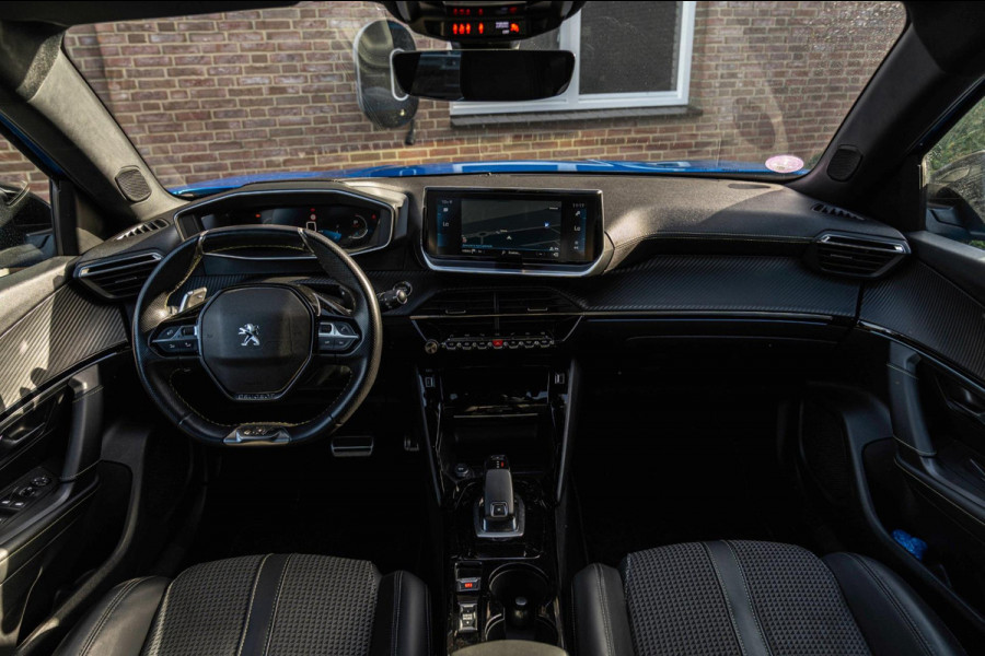 Peugeot 2008 1.2 PureTech GT-line 131 PK Aut. Adaptive Trekhaak i-3D Cockpit Camera Keyless LED 17''