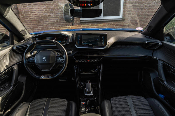 Peugeot 2008 1.2 PureTech GT-line 131 PK Aut. Adaptive Trekhaak i-3D Cockpit Camera Keyless LED 17''