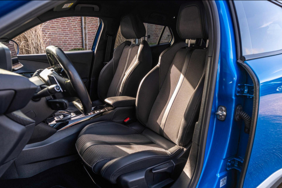 Peugeot 2008 1.2 PureTech GT-line 131 PK Aut. Adaptive Trekhaak i-3D Cockpit Camera Keyless LED 17''