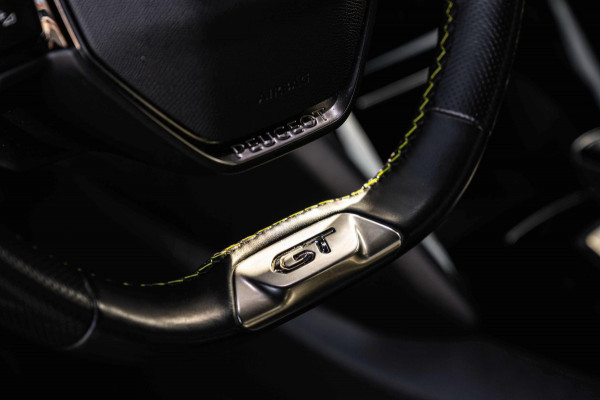 Peugeot 2008 1.2 PureTech GT-line 131 PK Aut. Adaptive Trekhaak i-3D Cockpit Camera Keyless LED 17''