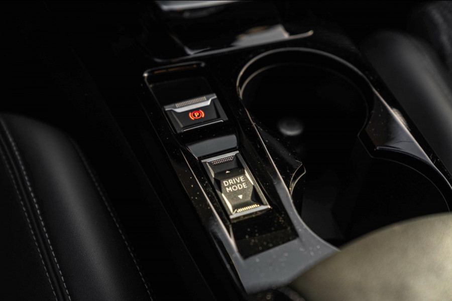 Peugeot 2008 1.2 PureTech GT-line 131 PK Aut. Adaptive Trekhaak i-3D Cockpit Camera Keyless LED 17''
