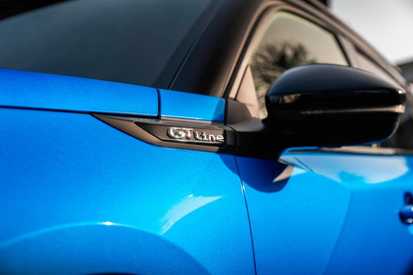 Peugeot 2008 1.2 PureTech GT-line 131 PK Aut. Adaptive Trekhaak i-3D Cockpit Camera Keyless LED 17''