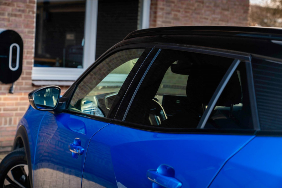 Peugeot 2008 1.2 PureTech GT-line 131 PK Aut. Adaptive Trekhaak i-3D Cockpit Camera Keyless LED 17''