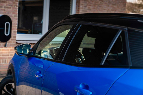 Peugeot 2008 1.2 PureTech GT-line 131 PK Aut. Adaptive Trekhaak i-3D Cockpit Camera Keyless LED 17''