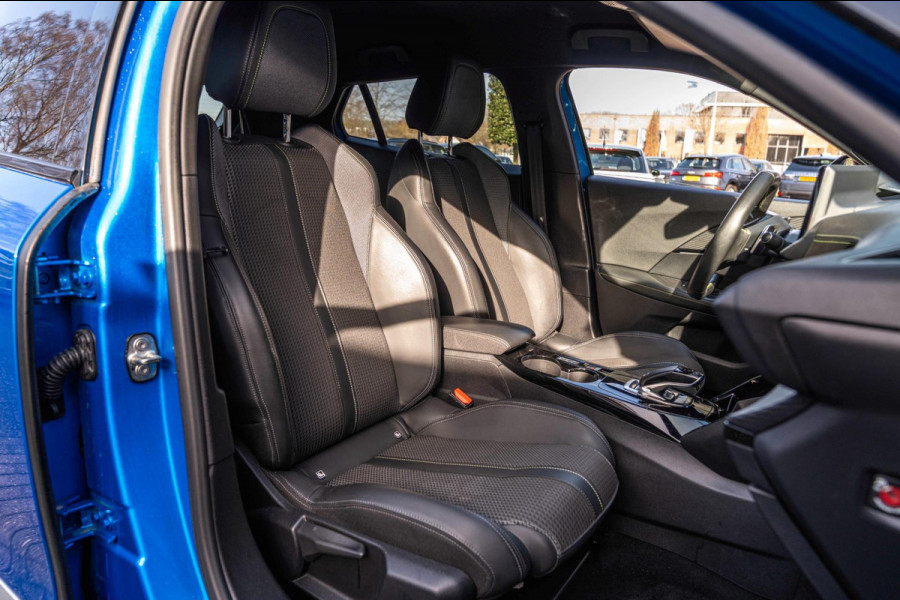Peugeot 2008 1.2 PureTech GT-line 131 PK Aut. Adaptive Trekhaak i-3D Cockpit Camera Keyless LED 17''