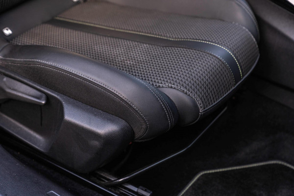 Peugeot 2008 1.2 PureTech GT-line 131 PK Aut. Adaptive Trekhaak i-3D Cockpit Camera Keyless LED 17''