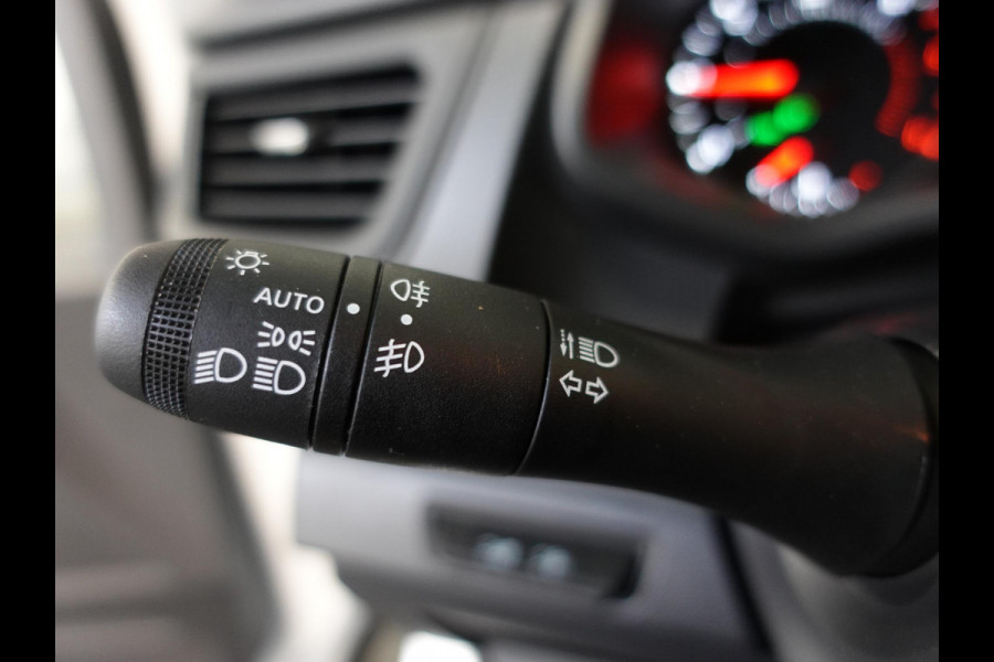 Renault Trafic 2.0 Blue dCi 150PK T30 L2H1 Advance Airco Bluetooth Camera Cruise PDC Trekhaak