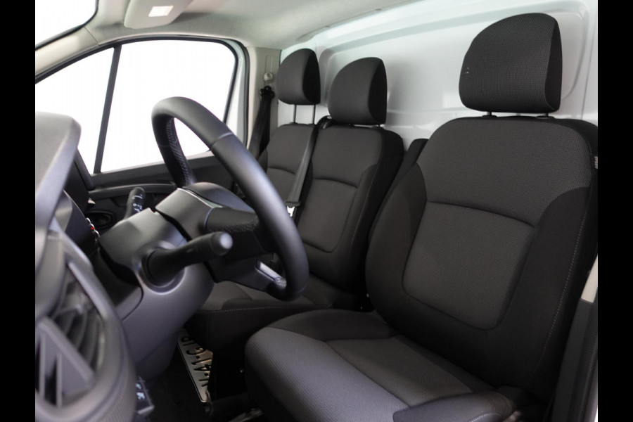 Renault Trafic 2.0 Blue dCi 150PK T30 L2H1 Advance Airco Bluetooth Camera Cruise PDC Trekhaak