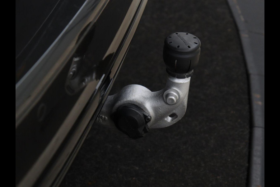 Volvo V60 2.0 T6 Recharge AWD R-Design | Trekhaak | Stoelventilatie | Massage | Memory | Adaptive cruise | Carplay | Camera | Keyless | Navigatie | Full LED | PHEV | Plug In