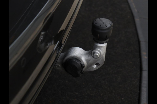 Volvo V60 2.0 T6 Recharge AWD R-Design | Trekhaak | Stoelventilatie | Massage | Memory | Adaptive cruise | Carplay | Camera | Keyless | Navigatie | Full LED | PHEV | Plug In