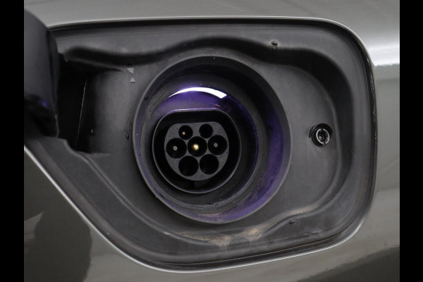 Volvo V60 2.0 T6 Recharge AWD R-Design | Trekhaak | Stoelventilatie | Massage | Memory | Adaptive cruise | Carplay | Camera | Keyless | Navigatie | Full LED | PHEV | Plug In