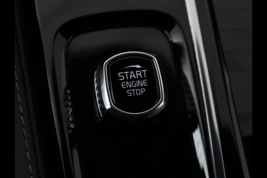 Volvo V60 2.0 T6 Recharge AWD R-Design | Trekhaak | Stoelventilatie | Massage | Memory | Adaptive cruise | Carplay | Camera | Keyless | Navigatie | Full LED | PHEV | Plug In