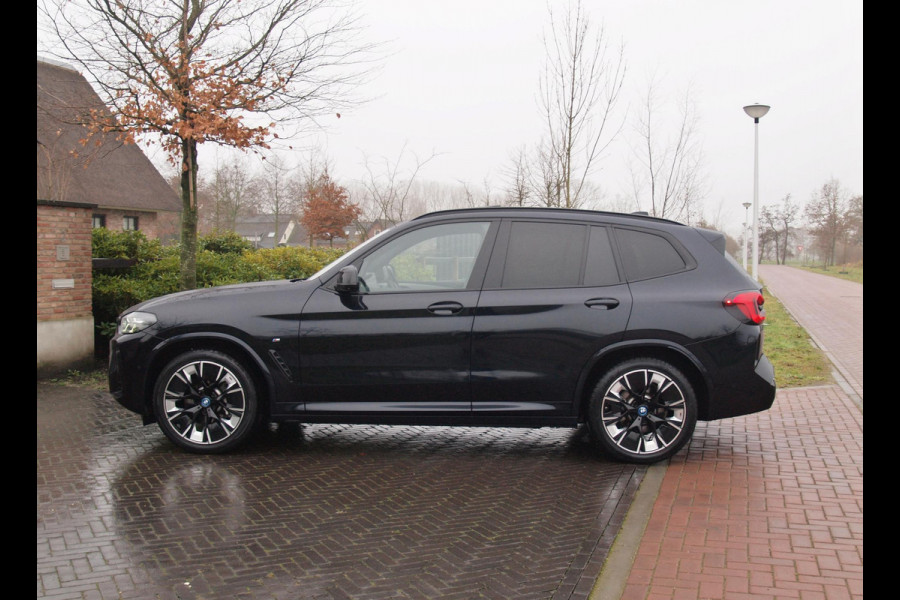 BMW iX3 High Executive 80 kWh | Nieuw Model | Panoramadak | Trekhaak | Harman Kardon | NL-Auto | Full Options