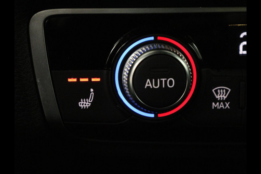 Audi A3 35 TFSI Advance Sport | Panoramadak | S-Line | Stoelverwarming | Half leder | Carplay | Virtual Cockpit | Navigatie | Cruise control | Full LED | DAB | Sportstoelen | Parkeerhulp