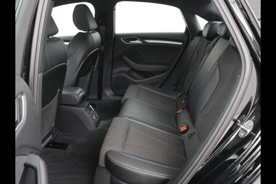Audi A3 35 TFSI Advance Sport | Panoramadak | S-Line | Stoelverwarming | Half leder | Carplay | Virtual Cockpit | Navigatie | Cruise control | Full LED | DAB | Sportstoelen | Parkeerhulp