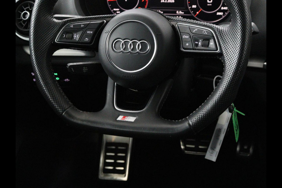Audi A3 35 TFSI Advance Sport | Panoramadak | S-Line | Stoelverwarming | Half leder | Carplay | Virtual Cockpit | Navigatie | Cruise control | Full LED | DAB | Sportstoelen | Parkeerhulp