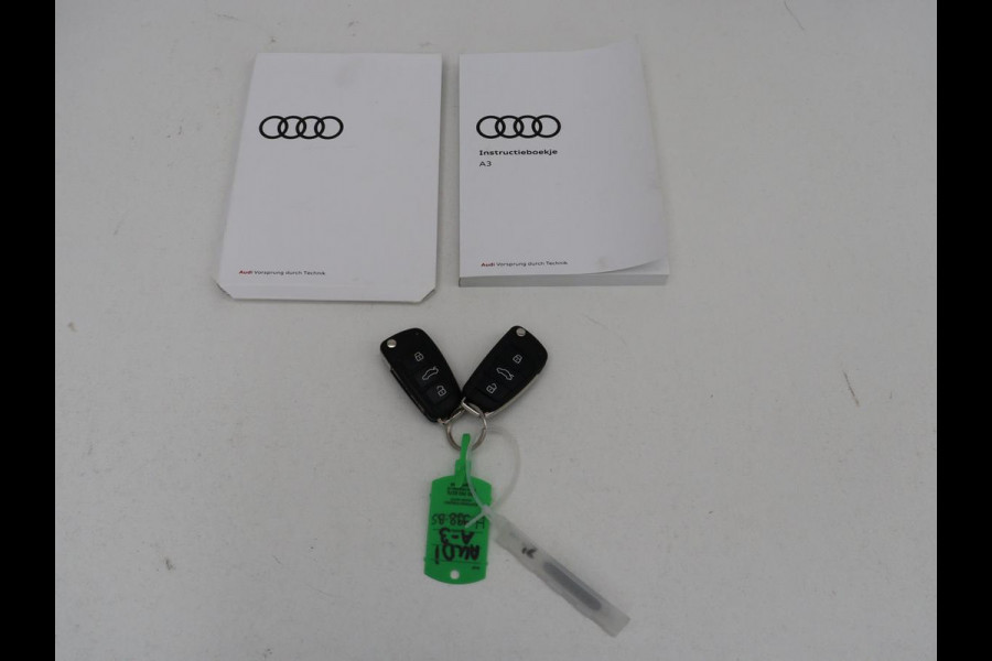 Audi A3 35 TFSI Advance Sport | Panoramadak | S-Line | Stoelverwarming | Half leder | Carplay | Virtual Cockpit | Navigatie | Cruise control | Full LED | DAB | Sportstoelen | Parkeerhulp