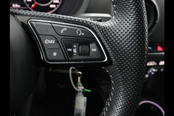 Audi A3 35 TFSI Advance Sport | Panoramadak | S-Line | Stoelverwarming | Half leder | Carplay | Virtual Cockpit | Navigatie | Cruise control | Full LED | DAB | Sportstoelen | Parkeerhulp