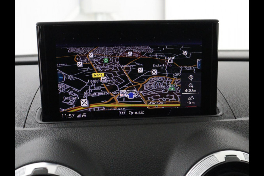 Audi A3 35 TFSI Advance Sport | Panoramadak | S-Line | Stoelverwarming | Half leder | Carplay | Virtual Cockpit | Navigatie | Cruise control | Full LED | DAB | Sportstoelen | Parkeerhulp