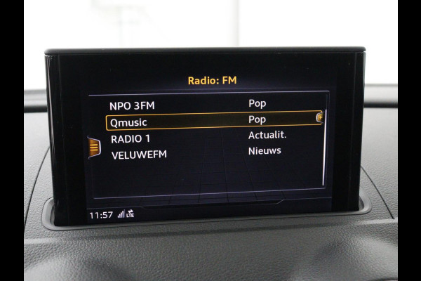 Audi A3 35 TFSI Advance Sport | Panoramadak | S-Line | Stoelverwarming | Half leder | Carplay | Virtual Cockpit | Navigatie | Cruise control | Full LED | DAB | Sportstoelen | Parkeerhulp