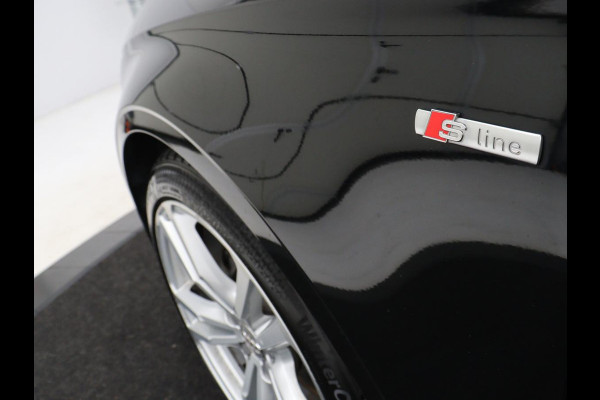 Audi A3 35 TFSI Advance Sport | Panoramadak | S-Line | Stoelverwarming | Half leder | Carplay | Virtual Cockpit | Navigatie | Cruise control | Full LED | DAB | Sportstoelen | Parkeerhulp
