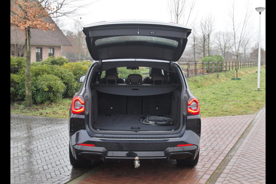 BMW iX3 High Executive 80 kWh | Nieuw Model | Panoramadak | Trekhaak | Harman Kardon | NL-Auto | Full Options